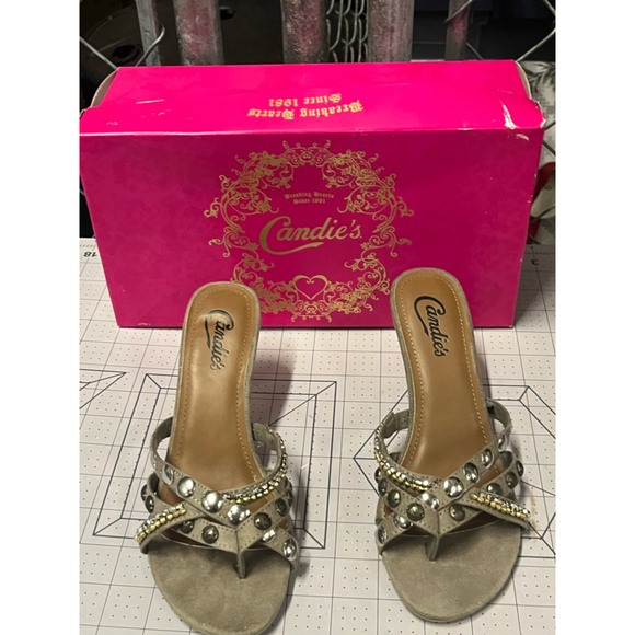 Women's Candie's Taupe Heels Size 6.5 - Picture 1 of 4